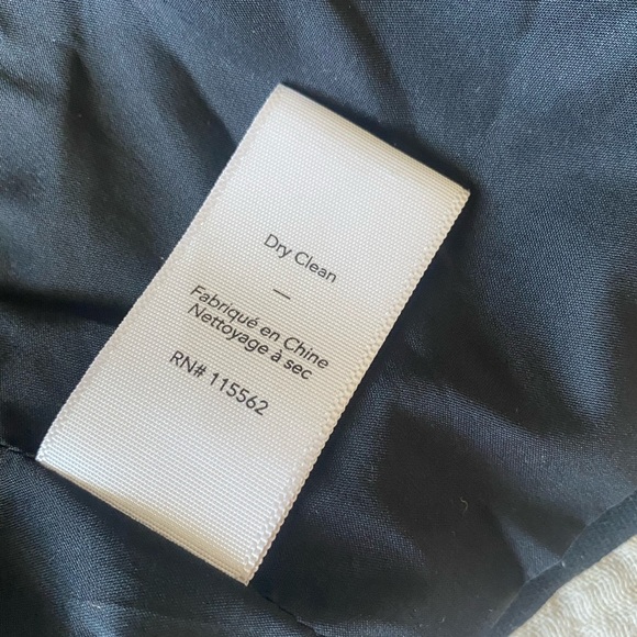 Elizabeth and James black zip up cropped sleeveless top - Picture 7 of 10